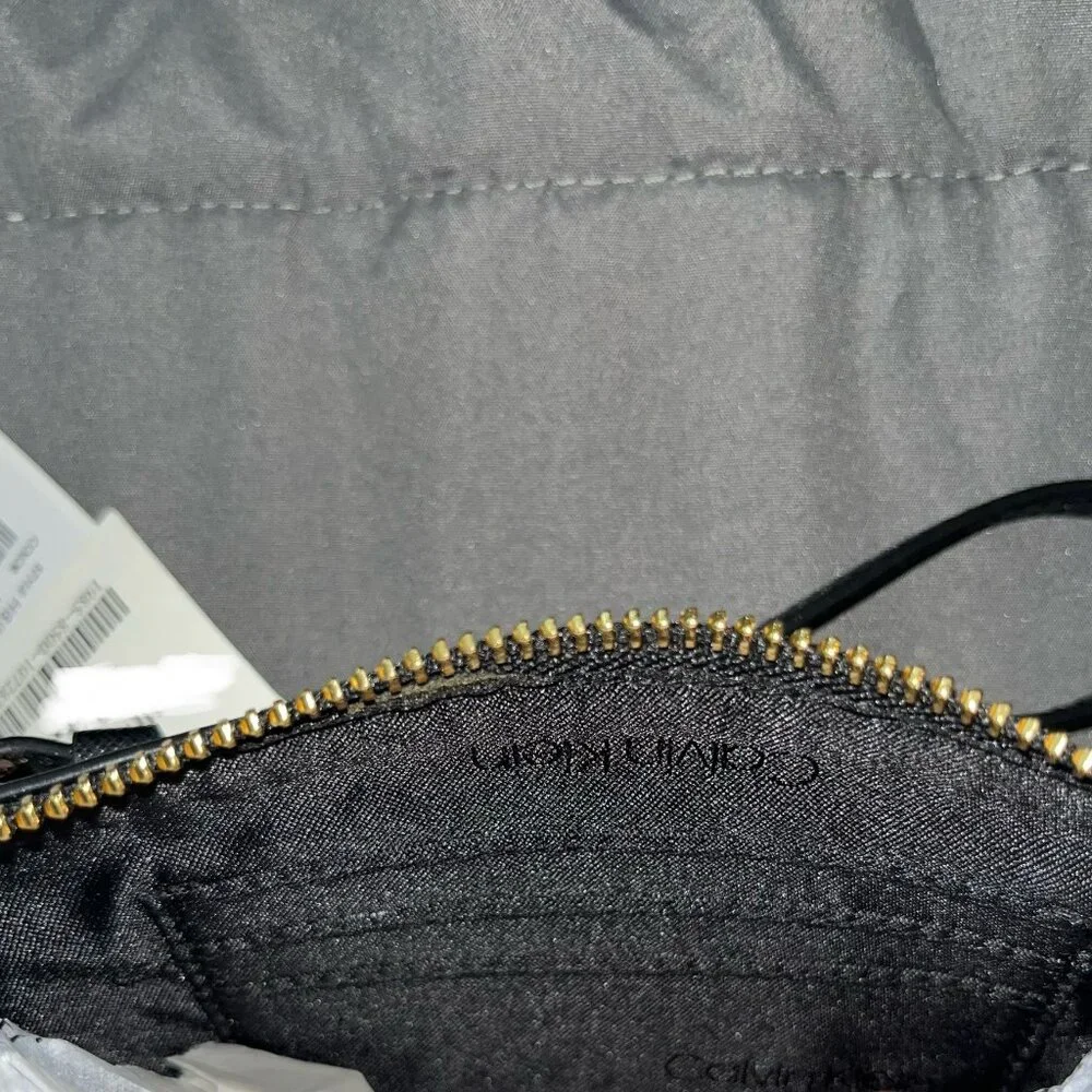 BNWT Calvin Klein Black Clutch Zip Wristlet - Picture 4 of 7